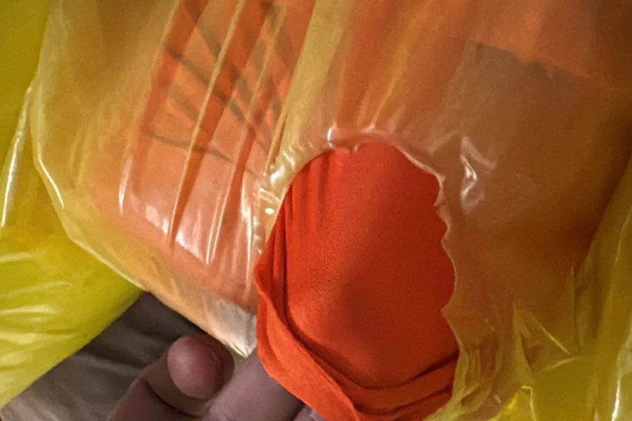 Saldos de tela kiana en cuatro colores: negro, naranja neón, verde montana y verde neón hi-vis — Carontex Honduras